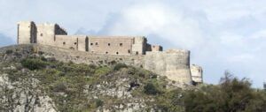 Ruiny zamku w mieście Milazzo na Sycylii we Włoszech