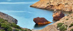 Wrak statku na Wyspie Amorgos z filmu Wielki Błękit - Słoń na horyzoncie